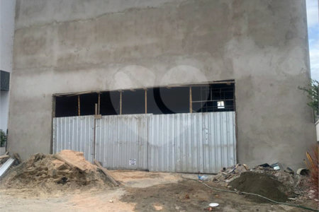 Indaiatuba - Galpão em frente ao Hospital Indaiatuba - Av Fábio Ferraz Bicudo - Locação - R$ 26.800,00 - Lote 360 metros - Área construída 375 metros - 05 vagas - 04 banheiros - 02 copas - finalizando acabamento.