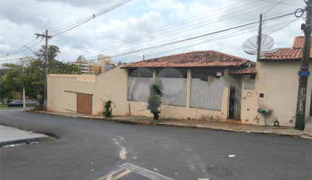 Casa à venda com 3 quartos, sendo 1 suíte,  em Jardim Paulista, São Carlos, SP