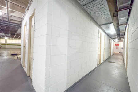 Apartamento de Alto Padrão no Campo Belo para venda com porteira fechada, com 4 dormitórios suítes e 4 vagas com lazer de club.