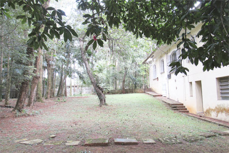 Casa à venda com 4 quartos, sendo 2 suítes,  no condomínio Chácara Flora, São Paulo - SP