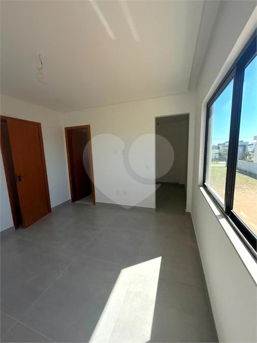 Casa à Venda no Ogiva em Cabo Frio com 4 Quartos em Condomínio Fechado