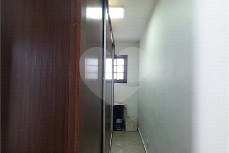 Sobrado Espaçoso na Vila Lúcia com 3 quartos/1 suíte área gourmet e 2 vagas de garagem