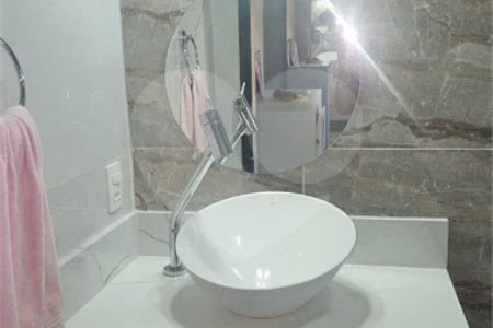 Indaiatuba- condominio Vale das Laranjeiras - Itaici - Terreno 3040,00 ms- construida 220ms - 3 dormitórios, sendo 2 suítes e uma suíte master com closet, além de uma sala ampla com 3 ambientes, Cozinha planejada,, campo de futebol/vôlei, Area de lazer com piscina, espaço gourmet com churrasque