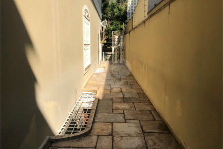 Sobrado com 363m² à venda no Alto da Moóca - 3 suítes e 6 vagas.