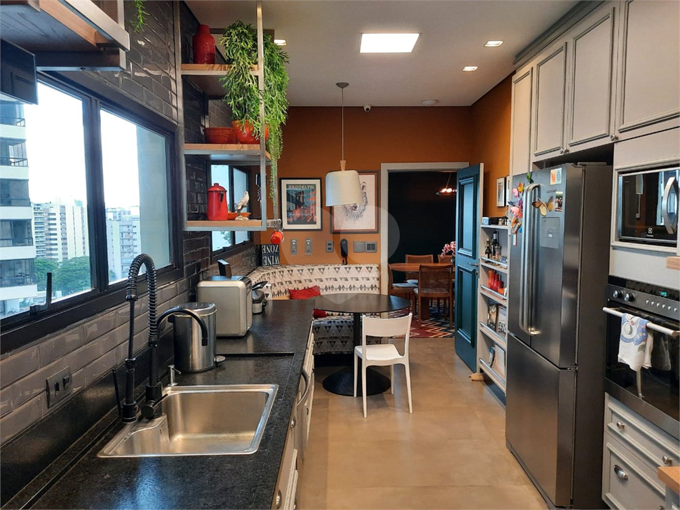 Apartamento de 257m² a venda em Moema, reformado, 4 dorms, 3 suítes, fora de rota,, 4 vagas