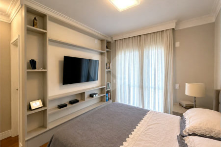 Apartamento de 127 m² em andar alto, com vista livre, 3 suítes planejadas, sacada gourmet envidraçada, 2 vagas e lazer completo, próximo ao Shopping Golden Square e à Avenida Kennedy.