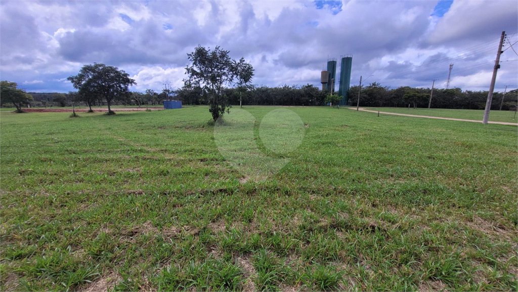 Loteamento no Condomínio Vila Pinhal do Broa