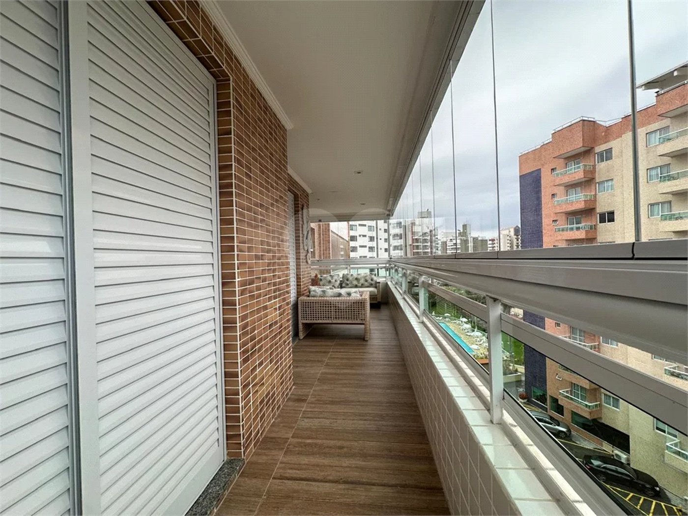Apartamento à venda com 3 quartos, sendo 2 suítes,  em Riviera de São Lourenço, Bertioga, SP