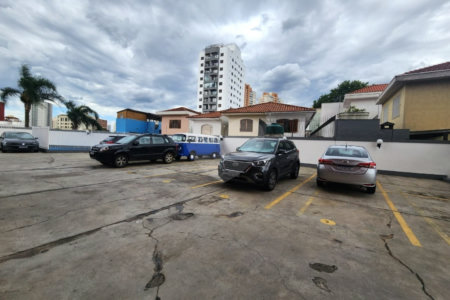 Apartamento com 70m² , 2 dormitórios , sendo 1 suíte , 2 vagas , à venda no Bosque da Saúde.