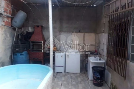 Casa térrea à venda com salão comercial