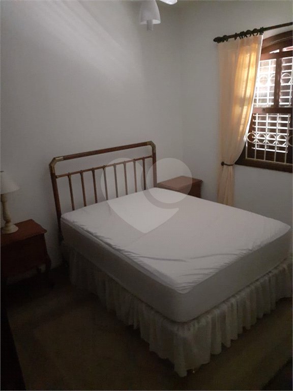 Casa Térrea com 3 quartos sendo 1 suíte. 1.400m² A/T. Jardim Floresta, Atibaia, SP
