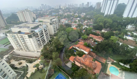 Apartamento à venda com 4 quartos, sendo 1 suíte,  em Alto da Boa Vista, São Paulo, SP