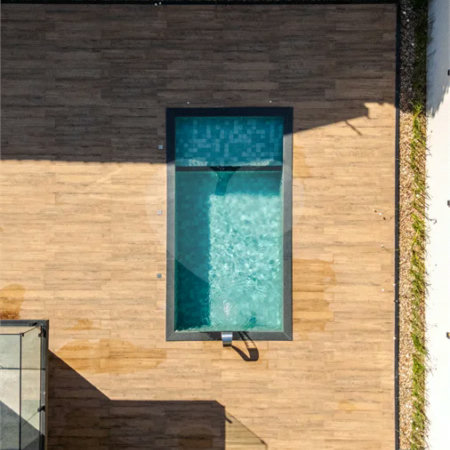 Indaiatuba - Condomínio Milano - Sobrado - 350 m² de terreno - 240 m² de área construída - 4 vagas de garagem, sendo 2 cobertas - Salas de estar e jantar integradas - 3 suítes com closet e varanda no pavimento superior - Escritório no térreo - Espaço gourmet com churrasqueira - Banheiro externo