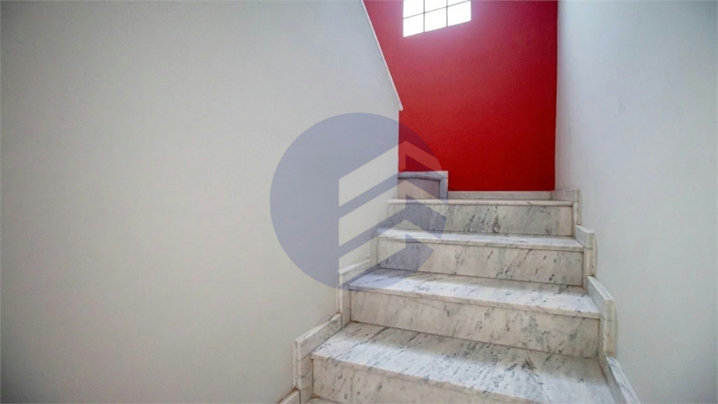 Sobrado à venda 240m² com 4 quartos, sendo 1 suíte, em Jardim Peri Peri a 650 metros do Metrô Vila Sônia