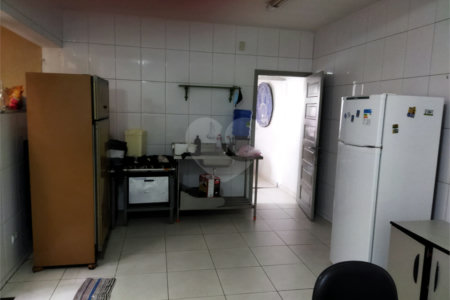Vende Sobrado com 180m² - Vila Santa Catarina