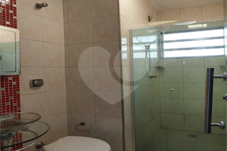 Casa Sobrado à venda de 4 dormitórios sendo 1 suíte e 2 vagas na Saúde
