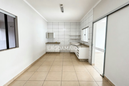 Casa para alugar com 3 quartos, sendo 1 suíte, no condomínio Recanto das Palmeiras, Três Lagoas - MS