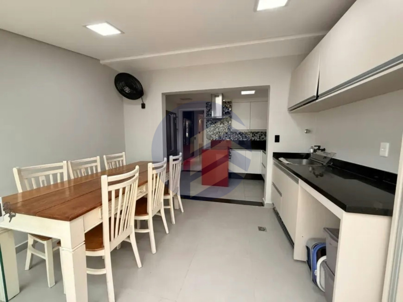Casa à venda com 2 quartos, sendo 2 suítes, no condomínio Vilas V, São Paulo - SP