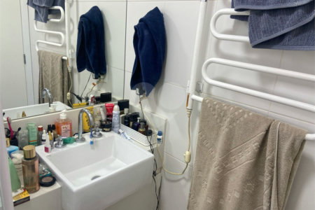 Apartamento à venda Campo Belo, 74 m², 3 dormitórios, 1 suíte, varanda gourmet, 2 vagas, depósito