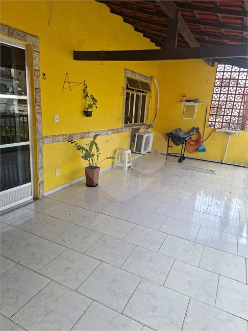 CASA Á VENDA EM SANTÍSSIMO ,ESTRADA DA POSSE ..