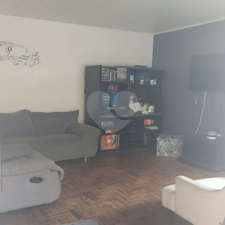 Casa térrea com 300m², 120m² de área construída, 2 quartos, vaga para 3 carros, à venda em Pirituba