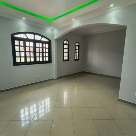 Sobrado à venda com 3 quartos, sendo 1 suíte,  em Jardim D'abril, Osasco, SP