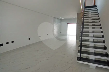 Casa com 155m² , 3 dormitórios , sendo 1 suíte , 4 vagas , à venda no Parque das Nações em Santo André.