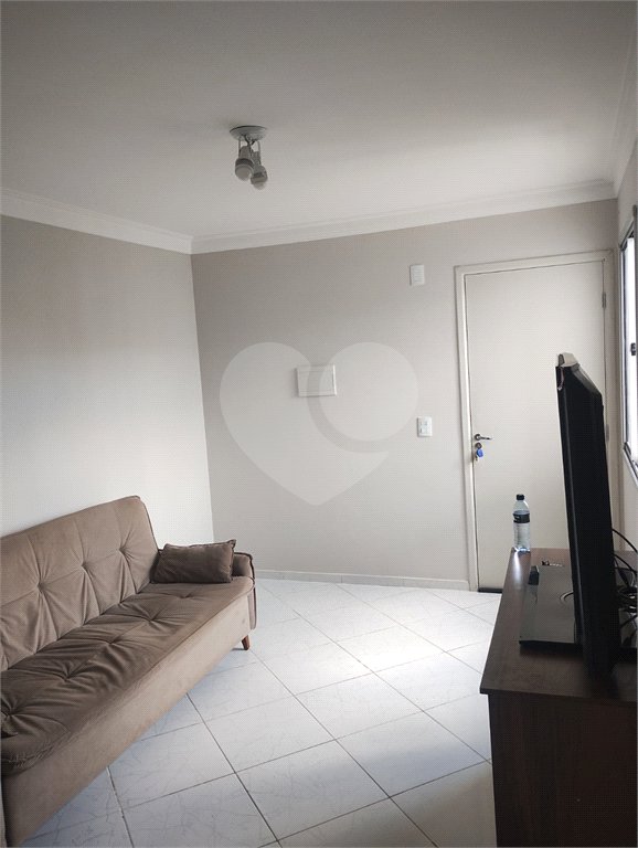 JARAGUÁ – FIT JARAGUÁ. Apartamento lindinho, em condomínio praticamente novo, super organizado e agradável, em local tranquilo com vista livre.