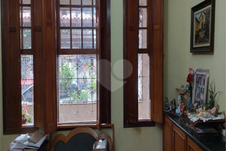 Casa com dois pavimentos na Barra Funda: