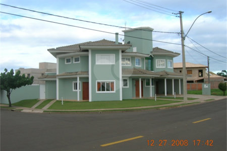 Casa no Condomínio Damha I