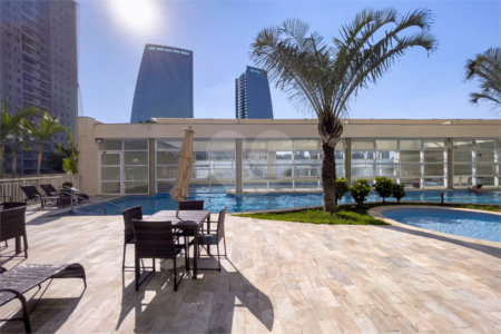 Apartamento à venda com 3 quartos, sendo 1 suíte, em Santo Amaro, São Paulo, SP