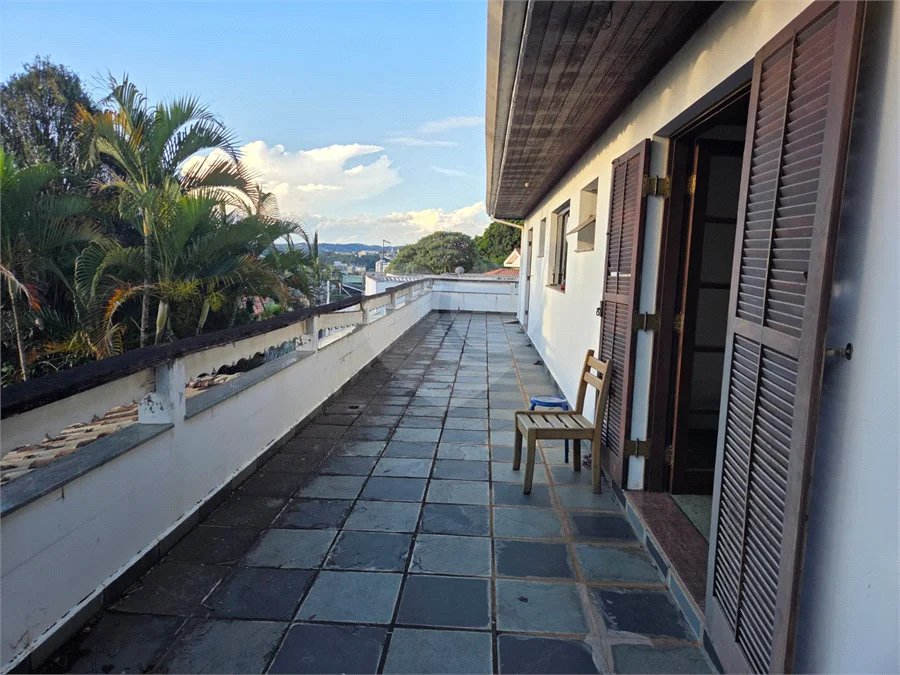 Casa à Venda com 5 quartos em Atibaia/SP