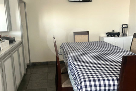 Cobertura penthouse com 486 m², 5 dormitórios e 2 vagas em ótima localização