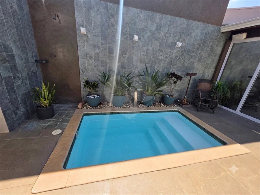 Casa térrea 3 dormitórios com piscina e área Gourmet à venda São Carlos