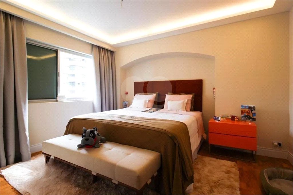 Apartamento para venda em Moema com 185m², 3 dormitórios sendo 1 suíte e 1 vaga