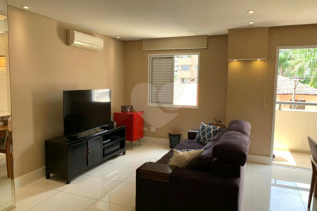 Apartamento á venda na Saúde com 75 m², com 3 dormitórios 1 suíte e 2 vagas de garagem