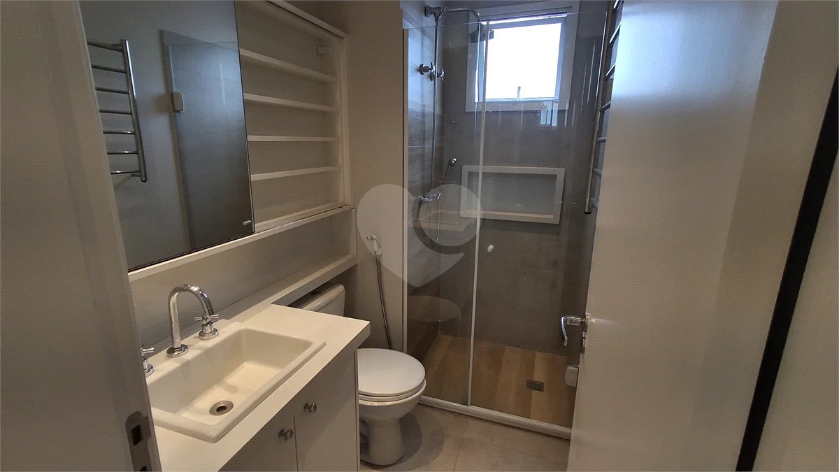 Apartamento com 2 vagas no Campo Belo