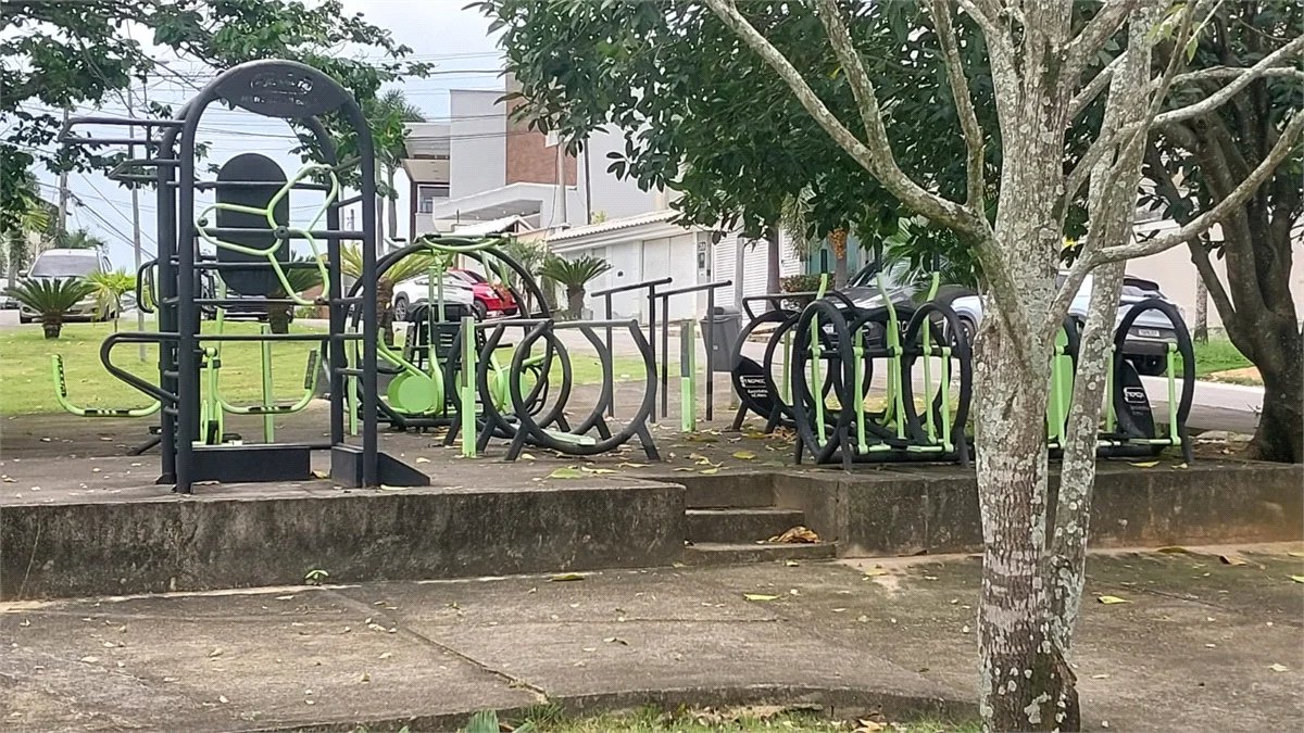 CONDOMÍNIO VALE DAS PALMEIRAS - CASA 3 QTOS + SUITE + PISCINA + GARAGEM 4 CARROS + ENERGIA SOLAR