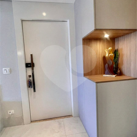 Cobertura à venda na Aclimação de 300m² com 2 vagas.