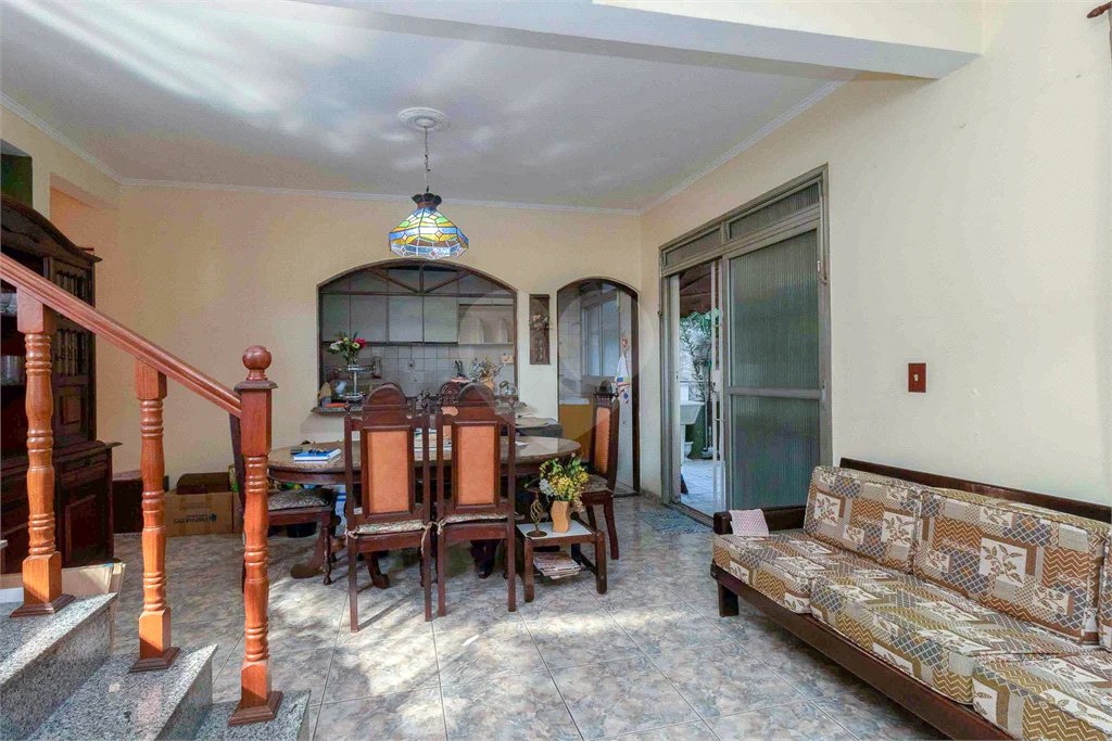 Casa a venda na Moóca 250m² três dormitórios sendo uma suíte duas vagas de garagem.