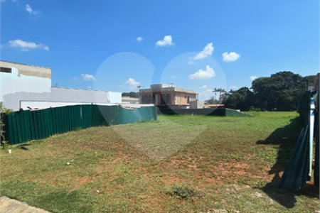 Terreno à venda no Condomínio Jardim Villa Sapezal, em Indaiatuba (Chácara Alvorada) — R$ 580.000,00 - Terreno com 360m² de área total (12x30), o terreno é plano e está localizado na entrada do condominio,O Jardim Villa Sapezal conta com infraestrutura completa, ruas largas e pavimentadas, portaria