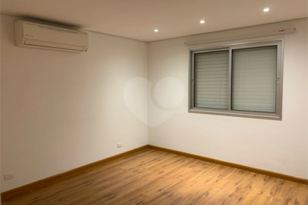 Lindo apartamento reformado!!! Apto a venda 3 dormitórios 1 suite e 2 vagas - Vila Nova Conceição