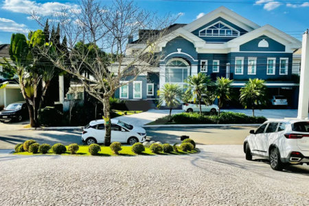 Belíssima casa à venda com 700 m² no Condomínio Tamboré, em Alphaville!!!