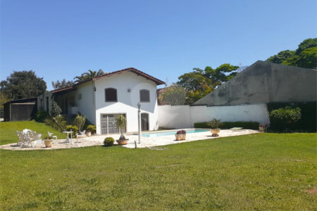 Casa Térrea com 3 quartos sendo 1 suíte. 1.400m² A/T. Jardim Floresta, Atibaia, SP