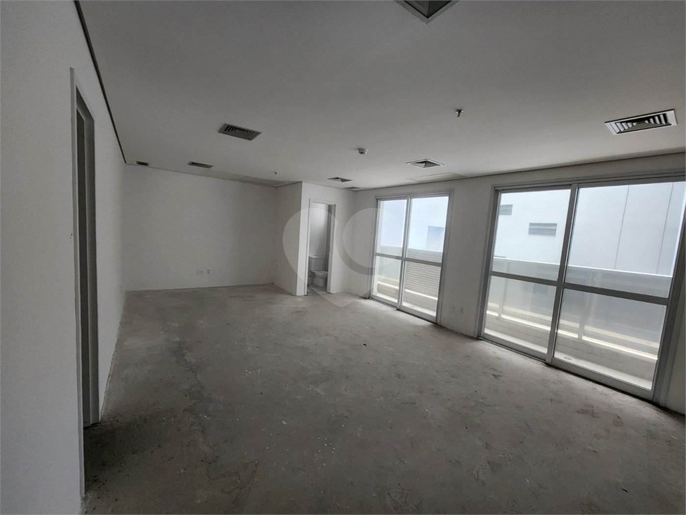 Sala comercial a venda em frente ao Allianz Parque