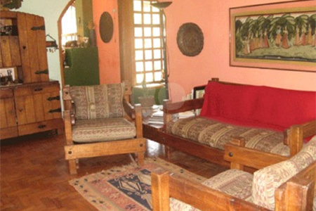 Spa Rural Chácara das Rosas à venda, a apenas 3 km do centro.
