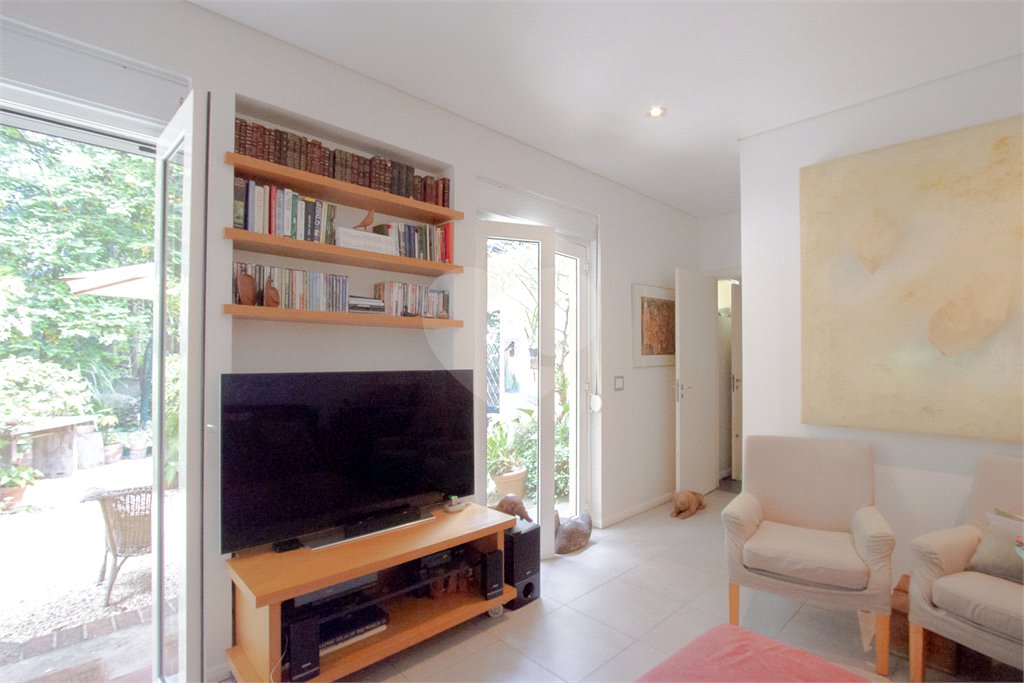 Casa à venda com 3 quartos, sendo 1 suíte,  em Campo Belo, São Paulo, SP