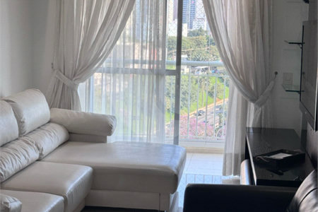 O Seu Apartamento Exclusivo: 74 m² Reformados ao Lado do Ibirapuera!