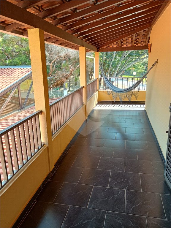 Sobrado com 3 quartos à venda com área gourmet completa e 5 vagas de garagem – Santa Marta - São Carlos/SP