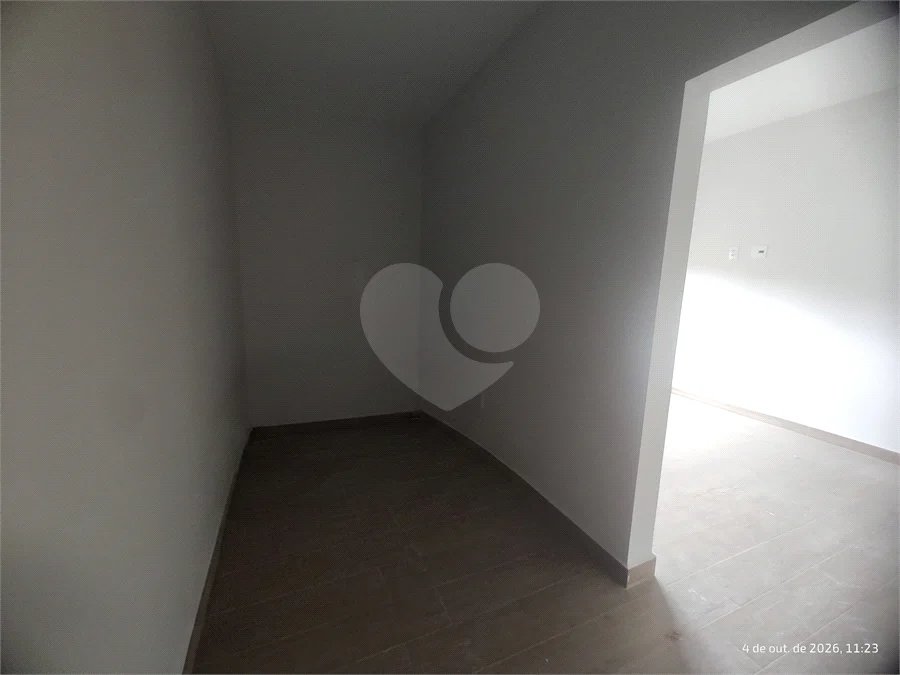 Casa exclusiva em Atibaia de alto padrão com 3 suítes, piscina, espaço gourmet, condomínio fechado, aceita financiamento